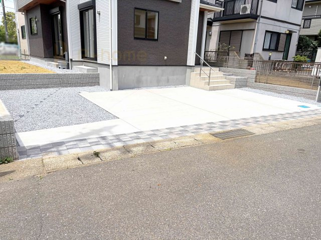 龍ケ崎市城ノ内1丁目3期　新築戸建て　1号棟の駐車場|カースペースは2台お停めいただけます♪