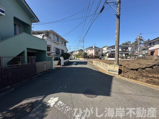茅ケ崎市松風台　新築戸建　全２棟の前面道路含む現地写真|3月5日撮影　建築前　現地外観