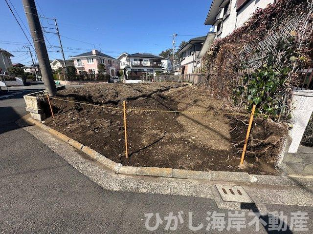 茅ケ崎市松風台　新築戸建　全２棟の外観|3月5日撮影　建築前　現地外観