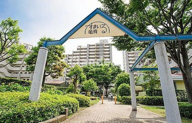 すまいる亀有７号棟のエントランス|ドキドキの新生活も、安心してスタート。ぴったりの住まいを見つけませんか？クランディアが一緒に住まい選びをサポートします‼　まずは、お気軽にお問合せください　＃クランディア