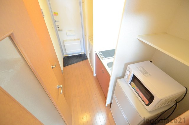 レオパレス門2の玄関