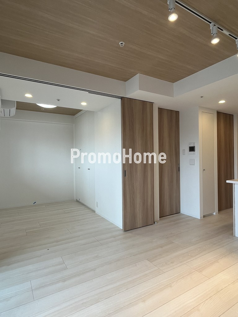 ズーム本郷の居間・リビング