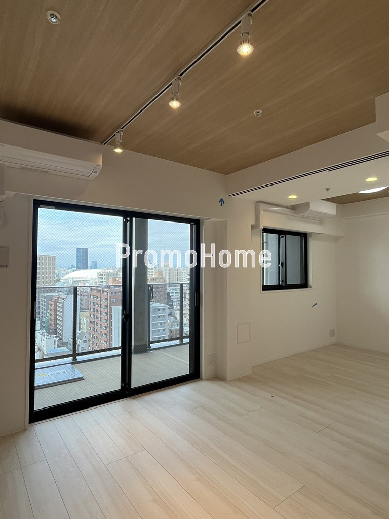 ズーム本郷の居間・リビング