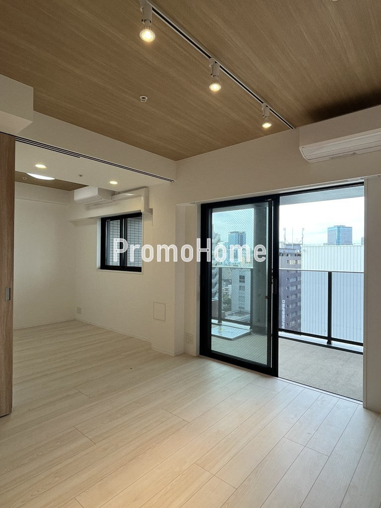 ズーム本郷の居間・リビング