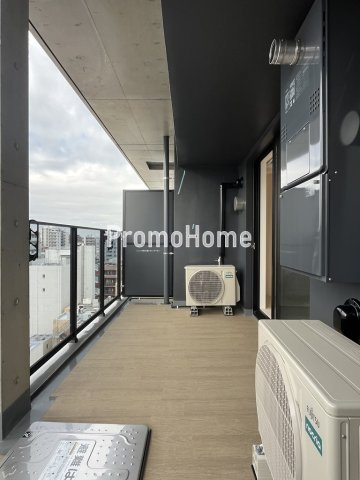 ズーム本郷のバルコニー