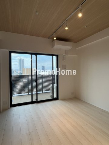 ズーム本郷の居間・リビング