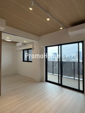 ズーム本郷の居間・リビング