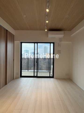 ズーム本郷の居間・リビング