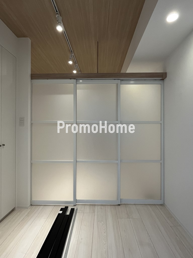 ズーム本郷の洋室