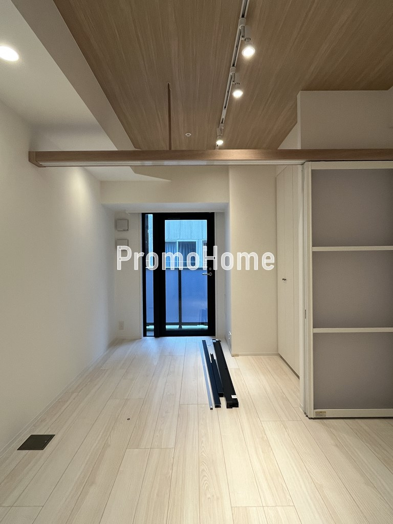 ズーム本郷の居間・リビング