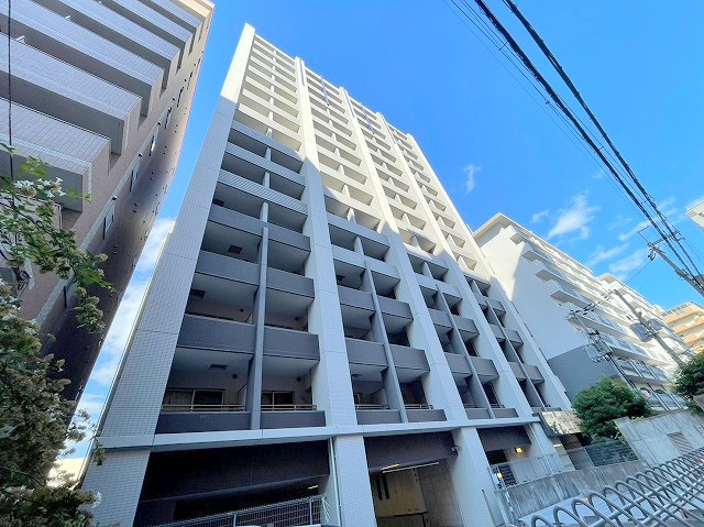 プラウドフラット新大阪の外観