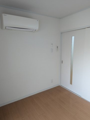 【洋室】 | エクセル千葉 | 各部屋には、エアコンが設置されています。