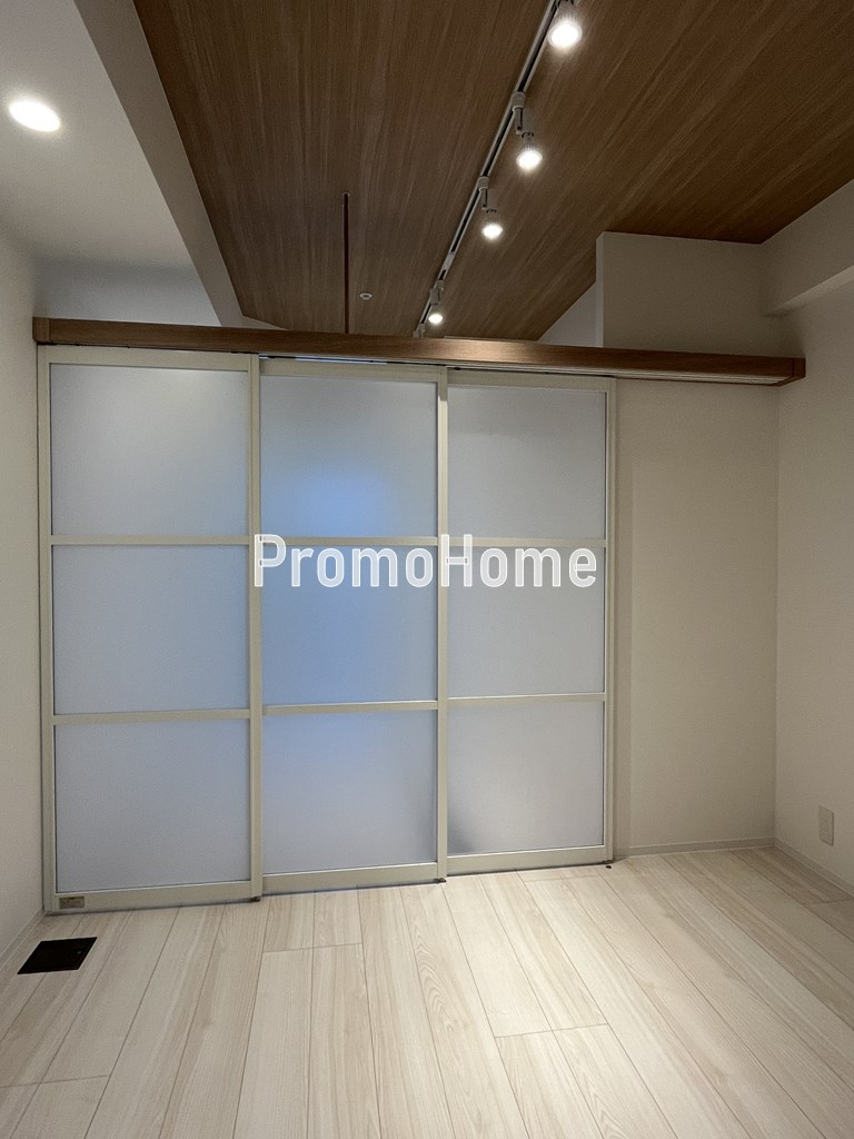 ズーム本郷の居間・リビング