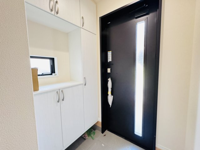 松戸市栗山新築戸建の玄関|玄関ホール・容量たっぷりシューズボックス