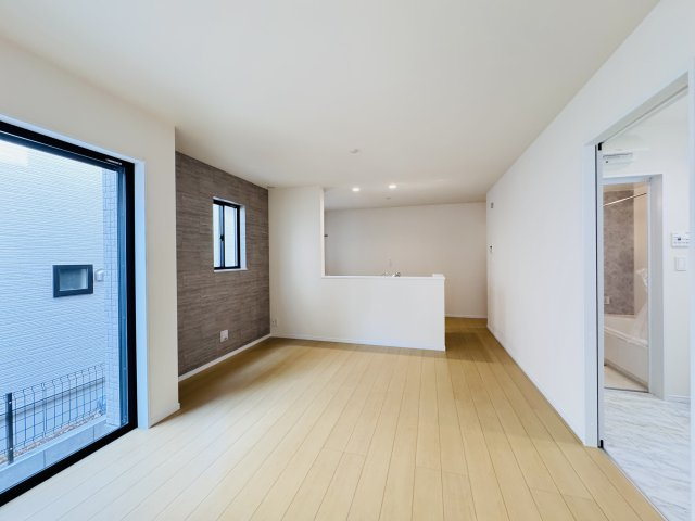 松戸市栗山新築戸建の居間・リビング|16.75帖リビングダイニングキッチン・リビングガス栓付き