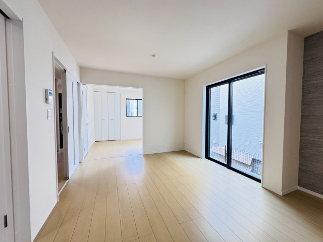 松戸市栗山新築戸建の居間・リビング|16.75帖リビングダイニングキッチン