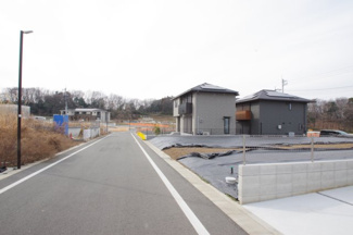 【前面道路含む現地写真】 | 【仲介手数料無料！！】稲城市東長沼　建築条件なし売地（全3区画）3号地　5280万円