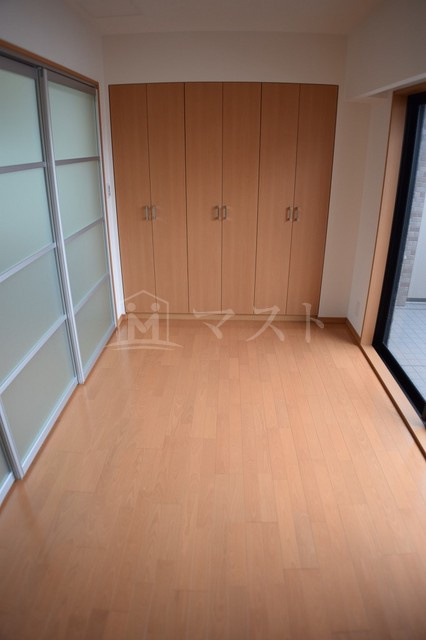 リーガル南堀江の洋室