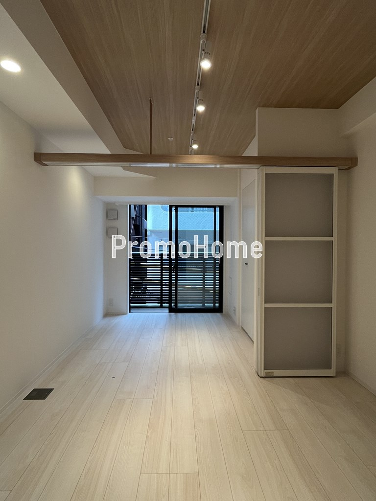 ズーム本郷の居間・リビング