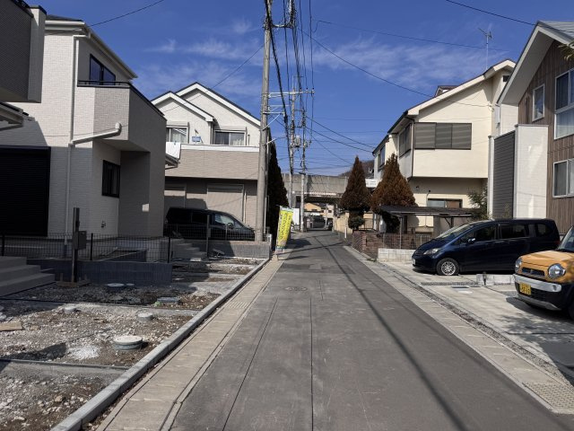 松戸市栗山新築戸建の前面道路含む現地写真|東側前面道路