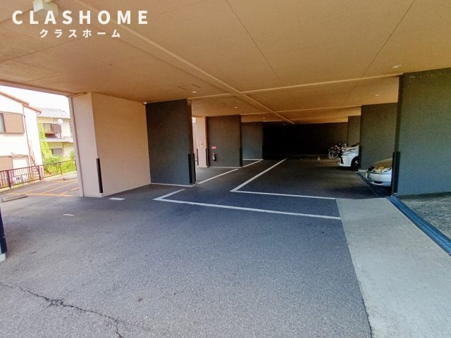 サプリーム東新　　刈谷市近郊の賃貸はクラスホーム刈谷店の駐車場