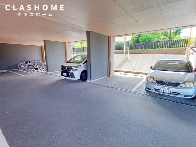 サプリーム東新　　刈谷市近郊の賃貸はクラスホーム刈谷店の駐車場