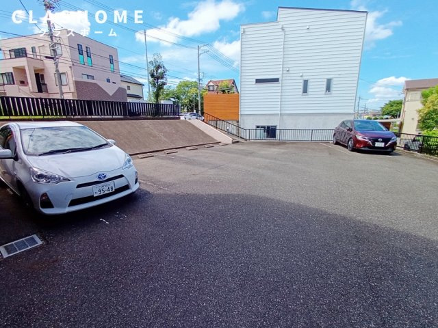 サプリーム東新　　刈谷市近郊の賃貸はクラスホーム刈谷店の駐車場