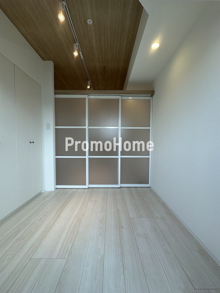 ズーム本郷の洋室