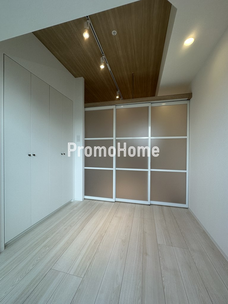 ズーム本郷の洋室