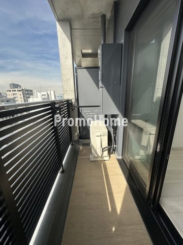 ズーム本郷のバルコニー