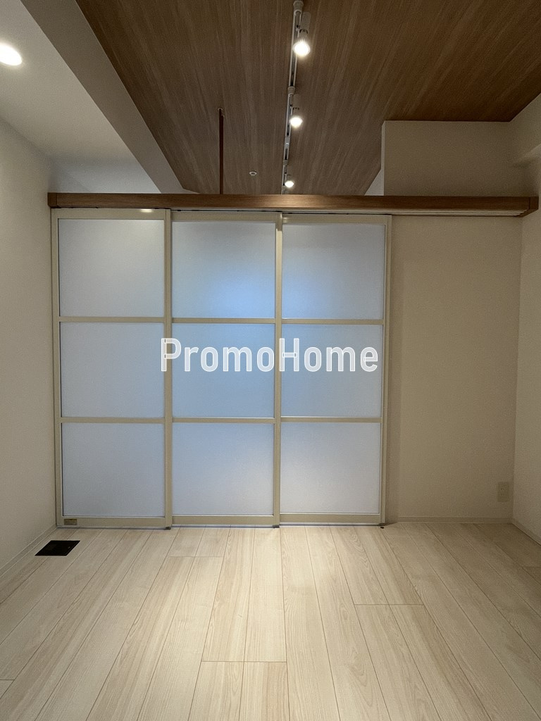 ズーム本郷の居間・リビング