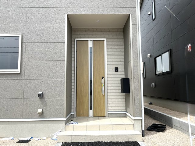 【エントランス】 | 仲介手数料無料！井関小学校に通える新築戸建　山口市阿知須　第９－２号棟　クレイドルガーデン　アーネストワン | ダイヤルキー付きの郵便受け