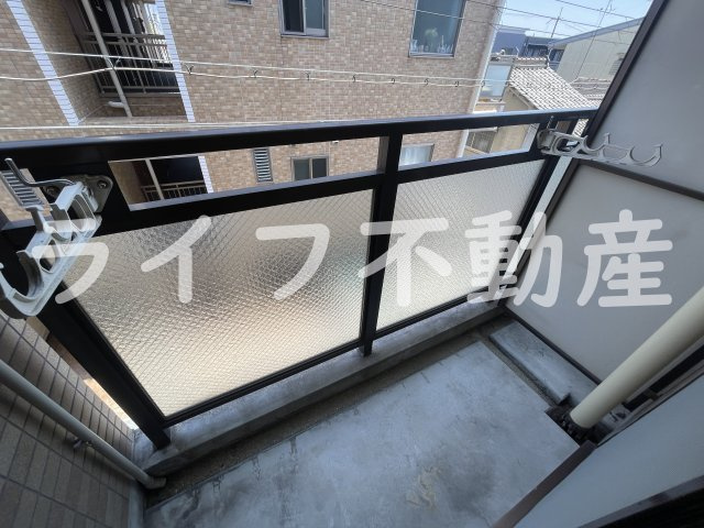 林マンションのバルコニー|バルコニーからの眺めを楽しみながら食事をしませんか