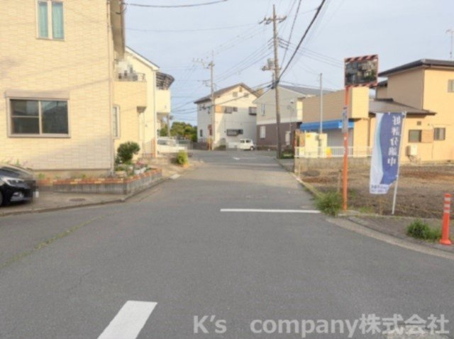 ◎高座郡寒川町倉見　建築条件なし　売地　A区画の前面道路含む現地写真|前面道路の様子です◇