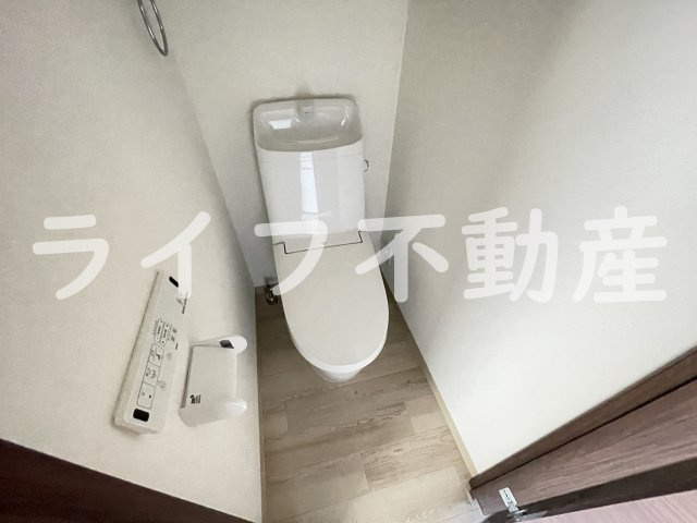 Parfait俊徳道のトイレ|落ち着いた色調のトイレです