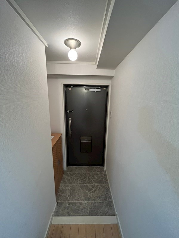 コーポラス大宮の玄関