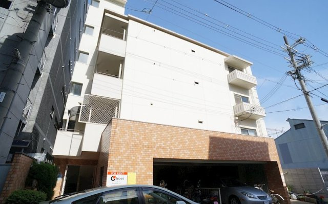 コーポラス大宮の外観