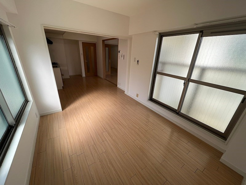 コーポラス大宮の居間・リビング