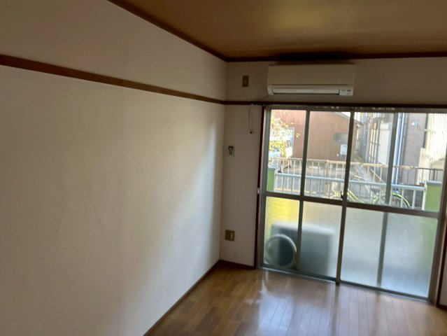 ナガタマンションの洋室