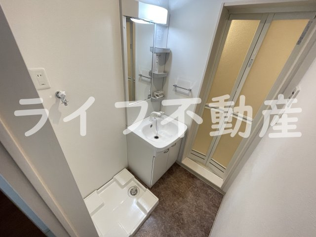 F asecia 近大前の洗面所|明るい洗面所です