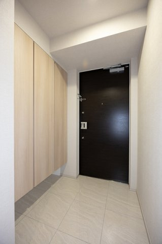 スカイグランデ津田沼の玄関|※写真は同タイプ住戸です。