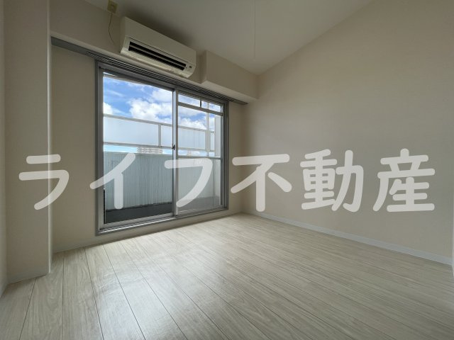 ロイヤルアーク八戸ノ里の居間・リビング|こちらのリビングで趣味の時間をお楽しみください