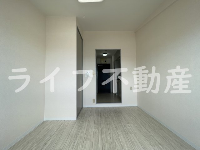 ロイヤルアーク八戸ノ里の洋室|スタンダードな洋室です