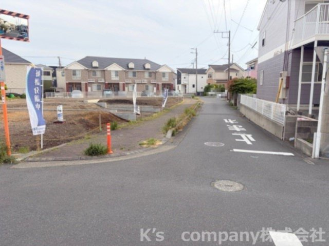 ◎高座郡寒川町倉見　建築条件なし　売地　C区画の前面道路含む現地写真|前面道路の様子です◇