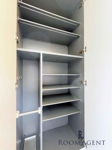 プレサンス丸の内フォートの玄関