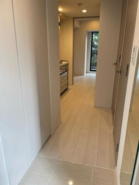 LUMEED池袋の玄関