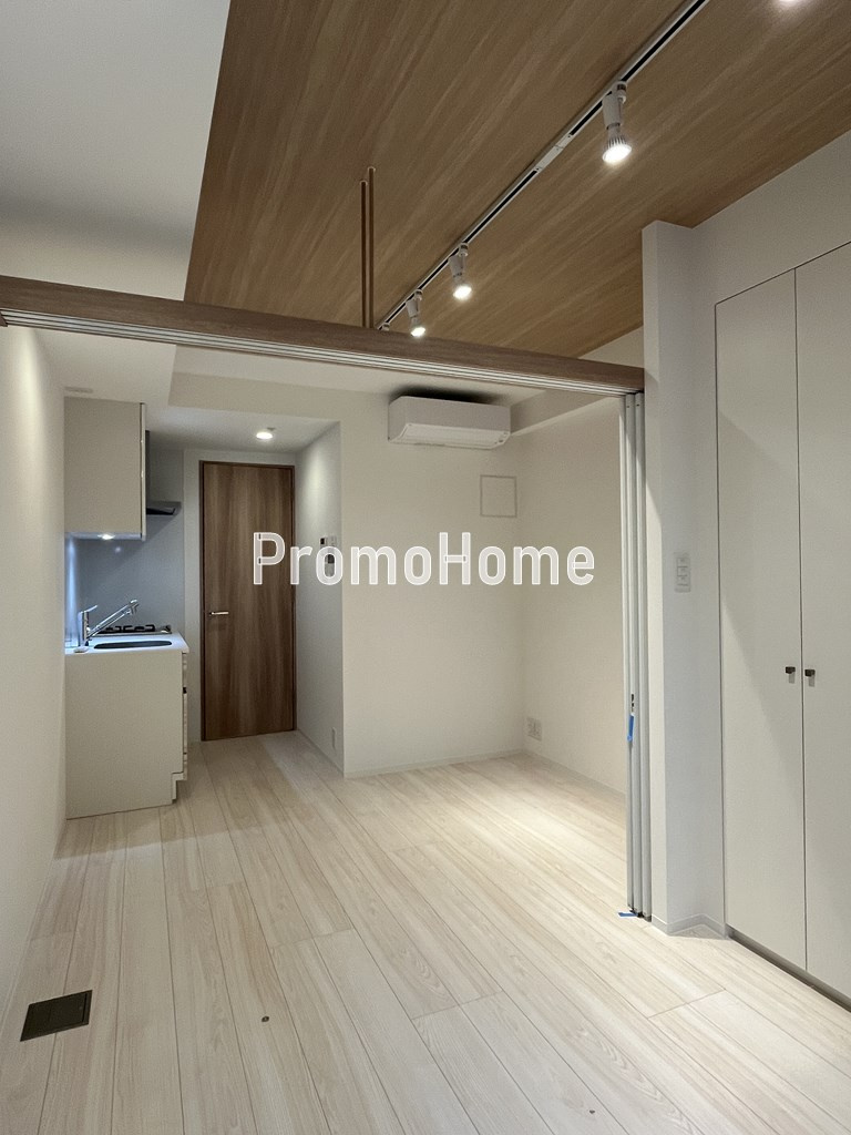 ズーム本郷の居間・リビング