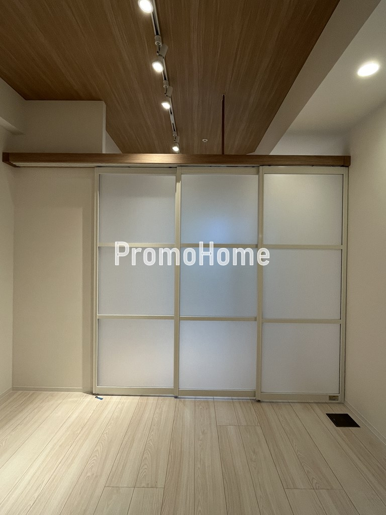 ズーム本郷の居間・リビング