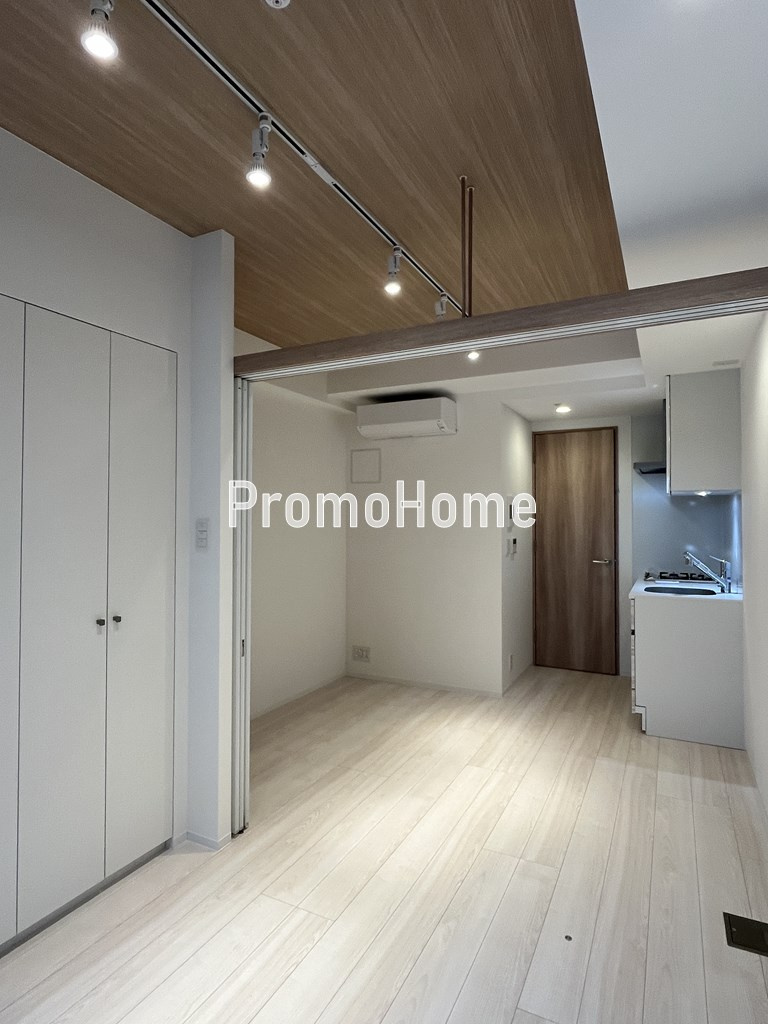 ズーム本郷の居間・リビング