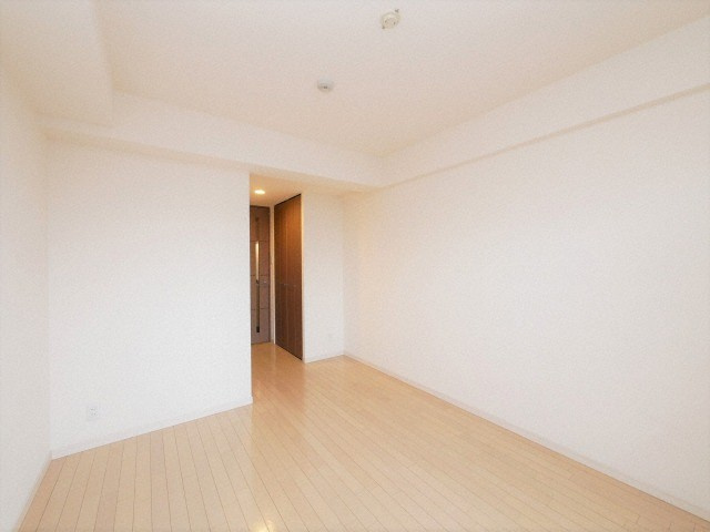 ジュネーゼグラン福島Ebieの洋室